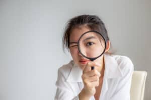 Beim Durchsehen nach Getting Things Done bzw. GTD wird sichergestellt, dass alles erfasst ist und dass das System die aktuelle Realität abbildet.